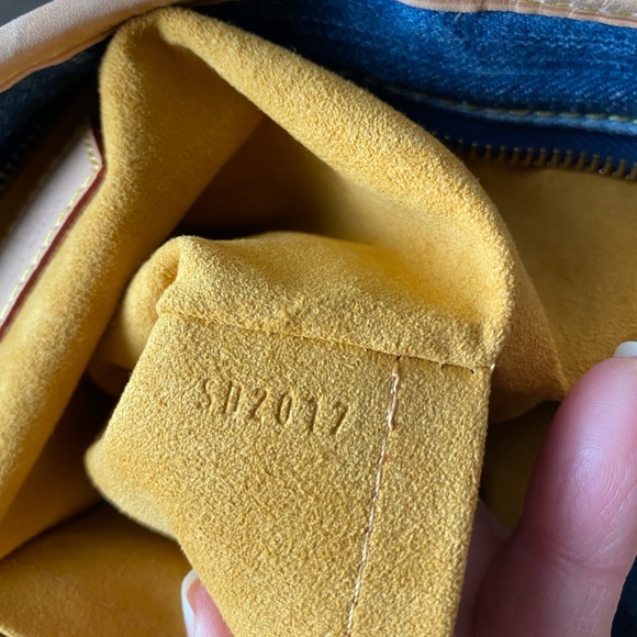 🎈SOLD❤️💎Louis Vuitton Cabby Denim MM Beautiful - Picture 9 of 16